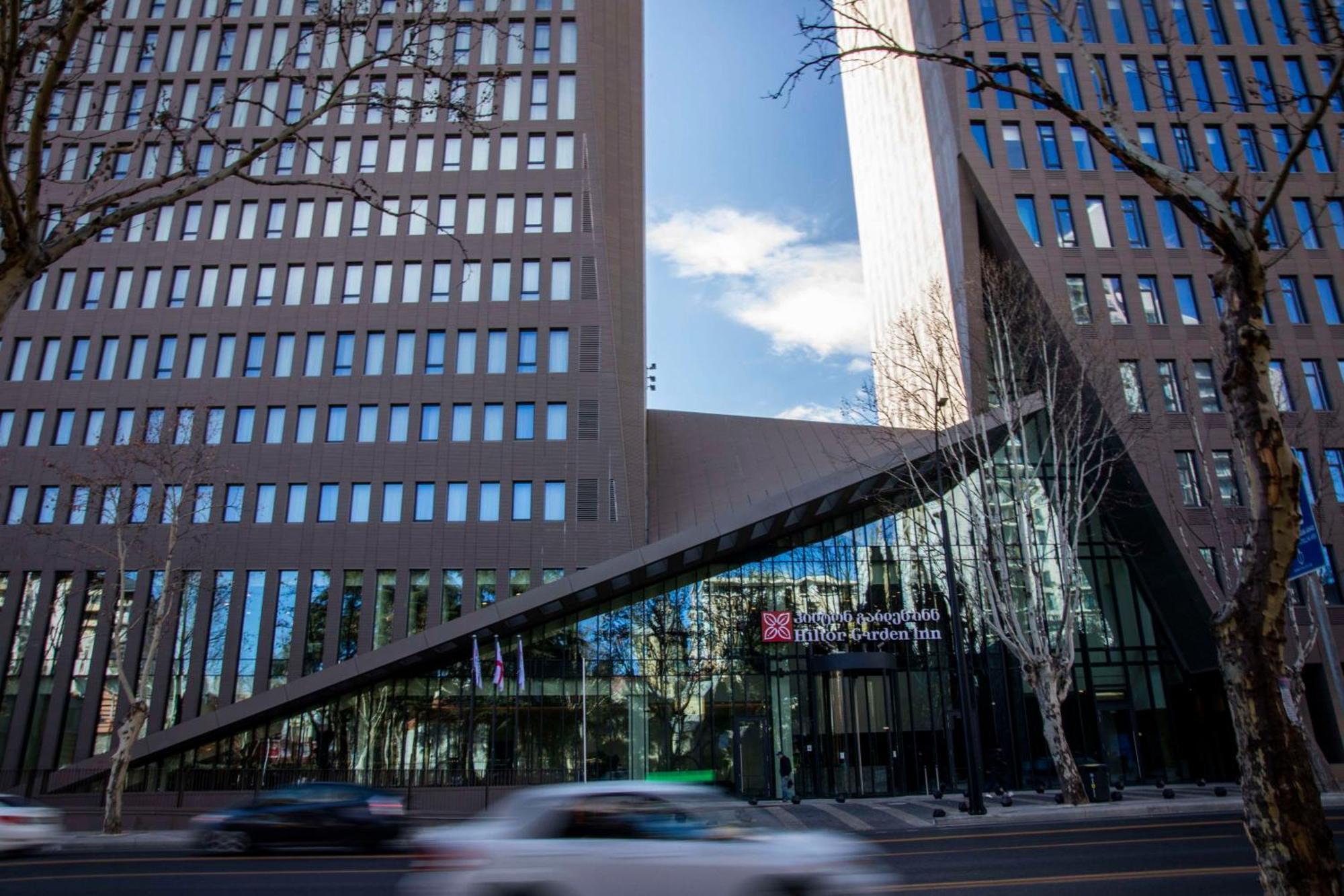 Hilton Garden Inn Tbilisi Chavchavadze Exterior foto